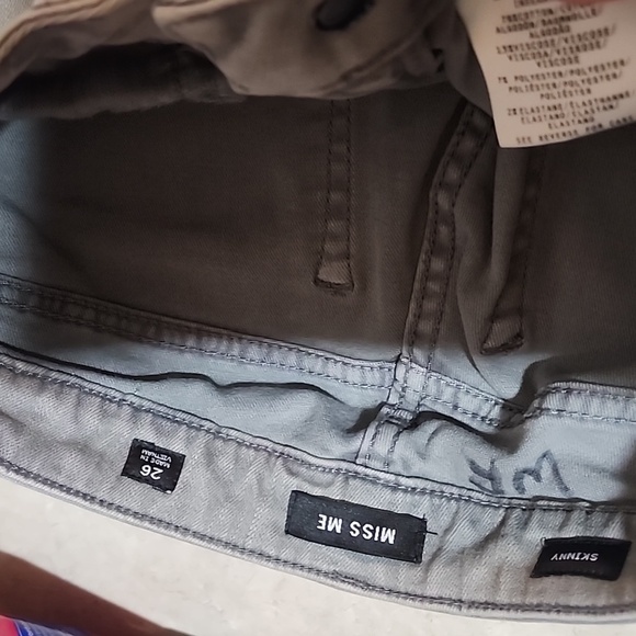 Miss Me jeans size 26 skinny leg NWOT - Picture 7 of 7